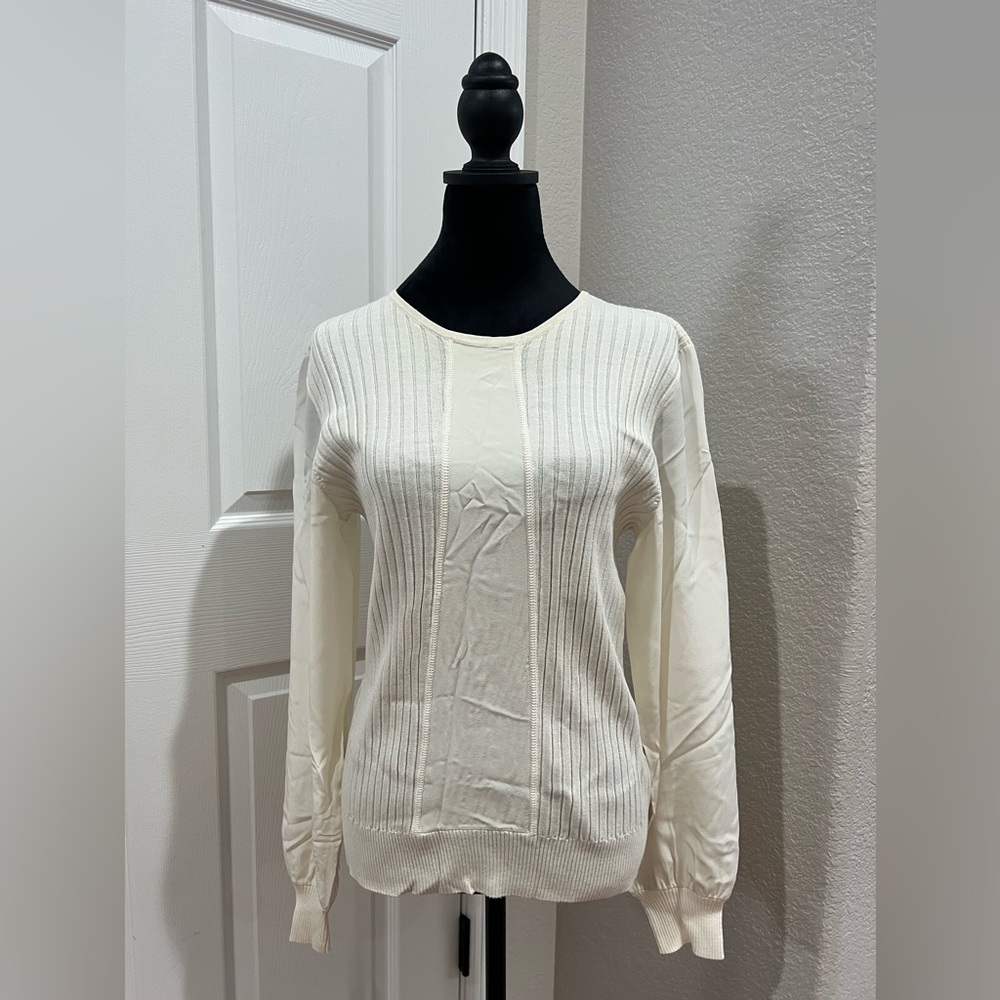 St. John Beige Long Sleeve Sweater Size S